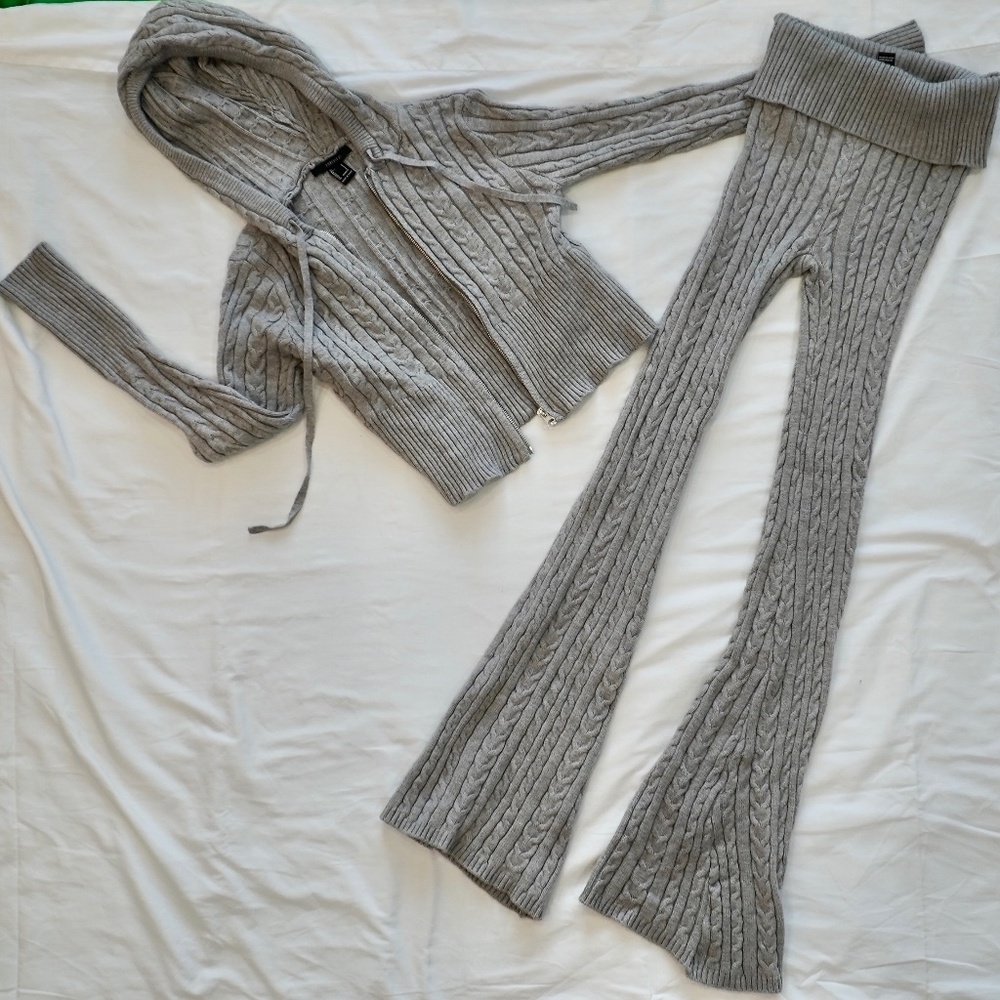 Forever 21 Light Gray Knit Set 2 PC